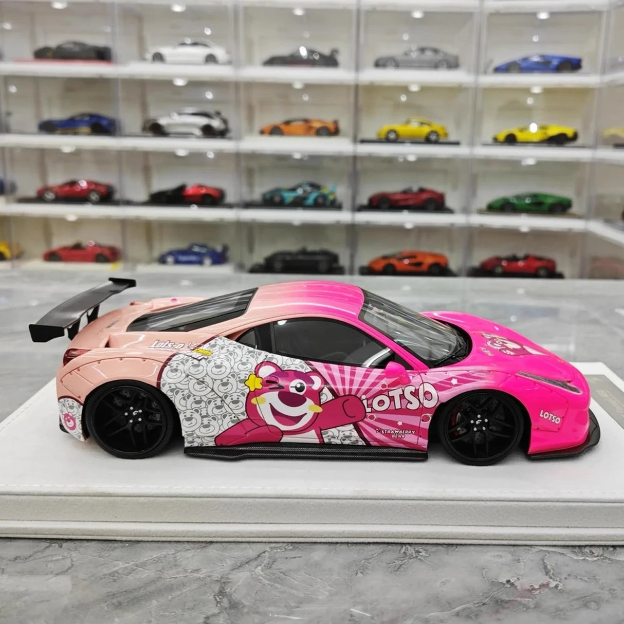 BBA Ferrari 2009 458 Italia LBWK Lotso 1:18 – kolekcjonerska żywica modelowa żywica