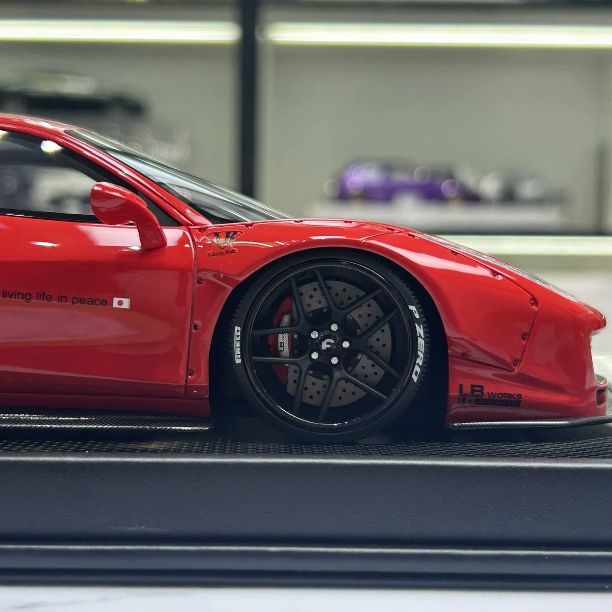BBA Ferrari 2011 458 إيطاليا GT 1.0 LBWK خط أحمر أسود 1:18 – راتنج نموذجي قابل للجمع