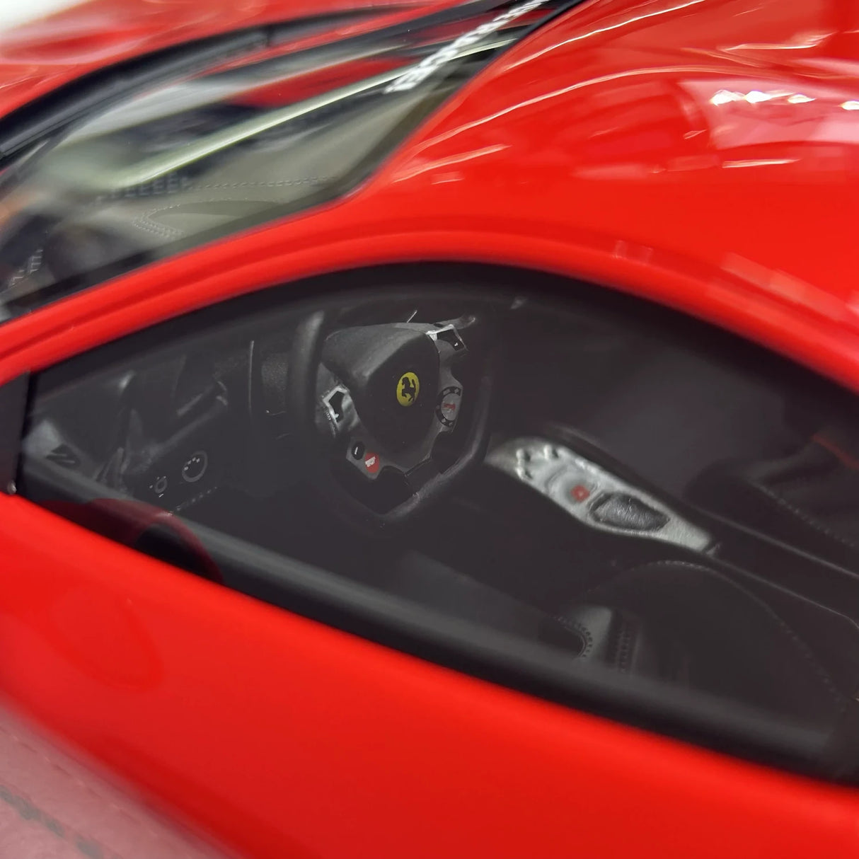 BBA Ferrari 2011 458 إيطاليا GT 1.0 LBWK خط أحمر أسود 1:18 – راتنج نموذجي قابل للجمع
