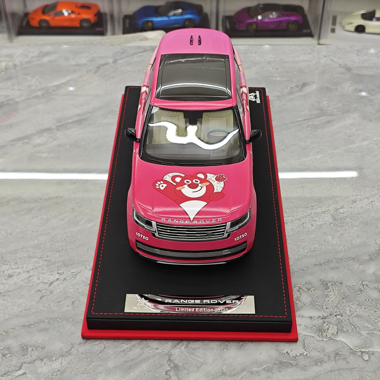 BBA Land Rover 2018 Range Rover SVAutobiografia Orso Fragola a passo lungo 1:18 – Resina modello in resina da collezione