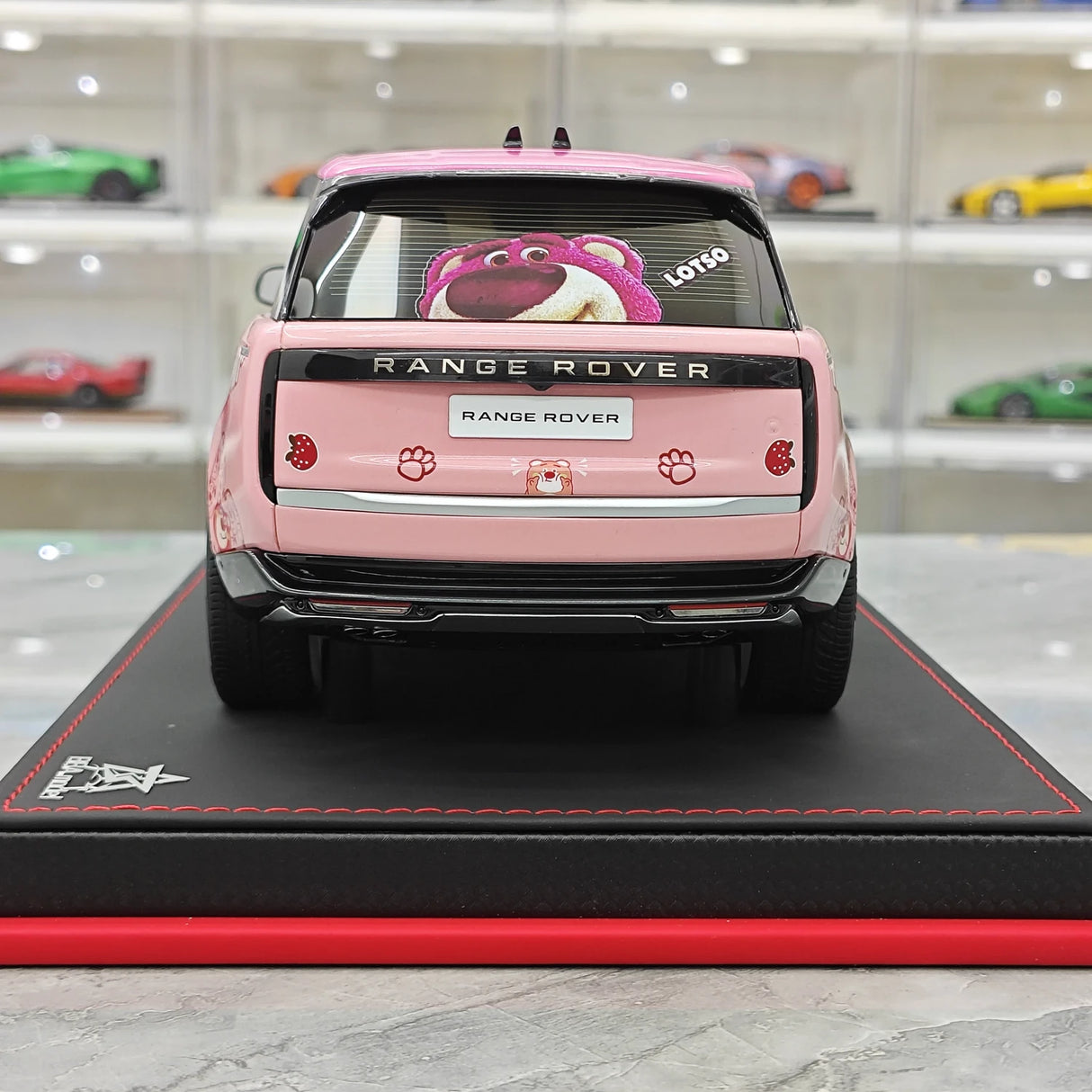 BBA Land Rover 2018 Range Rover SVAutobiografia Orso Fragola a passo lungo 1:18 – Resina modello in resina da collezione