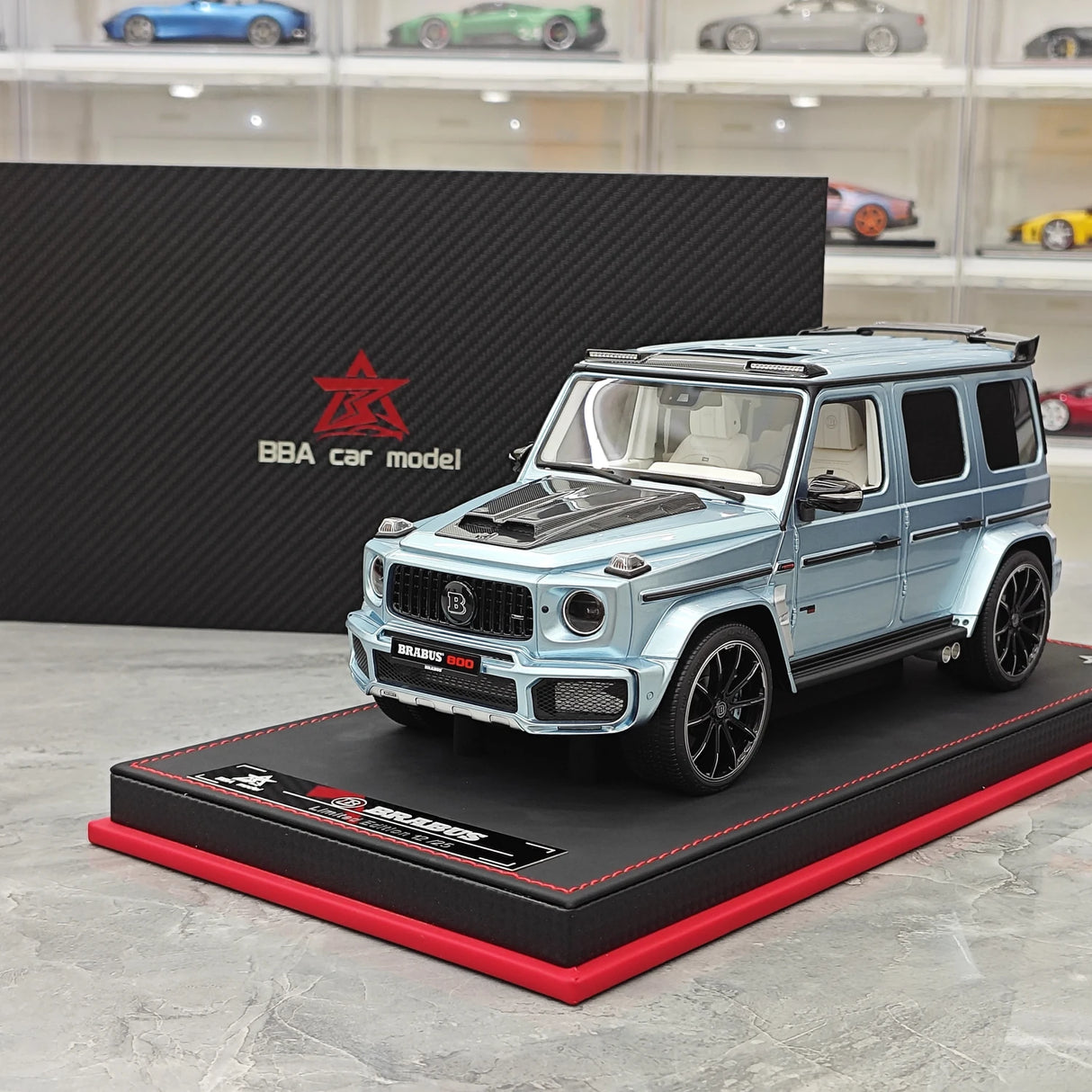 BBA Mercedes-Brabus 2025 G800 Ice Blue 1:18 – Résine de modèle en résine de collection