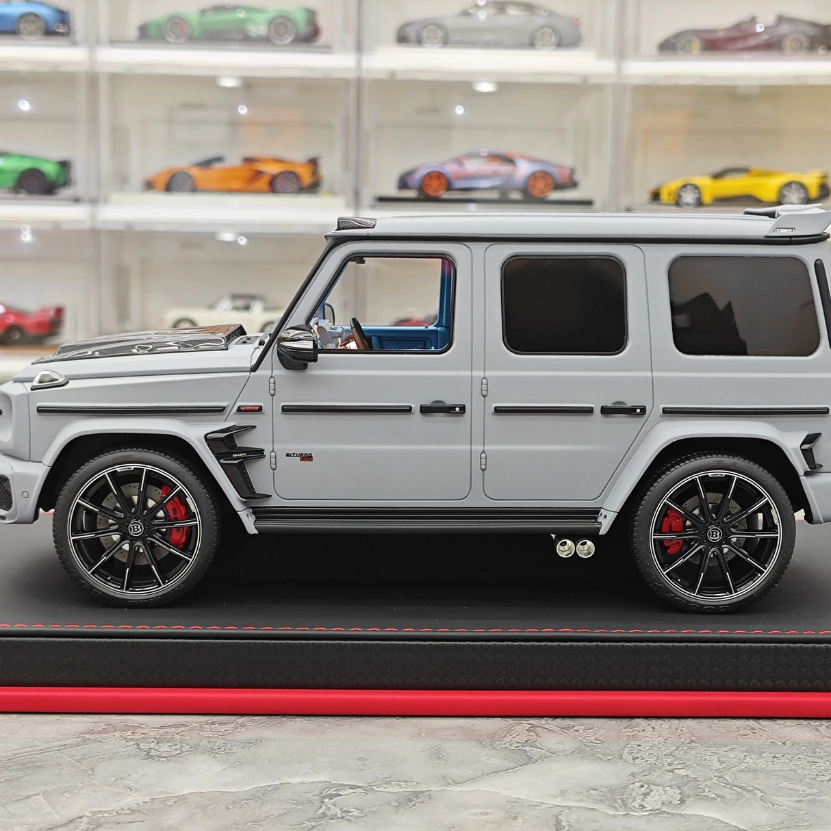 BBA Mercedes-Brabus 2025 G800 Matte Battle Gray 1:18 – Résine de modèle en résine de collection