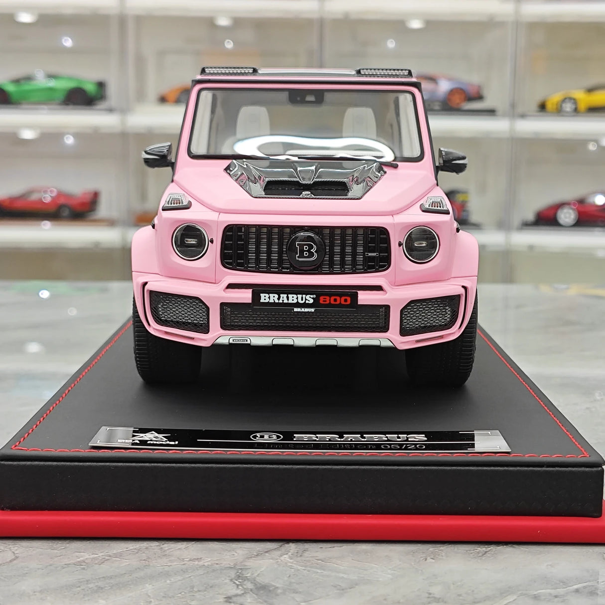 BBA Mercedes-Brabus 2025 G800 Matte Pink 1:18 – Résine modèle en résine de collection