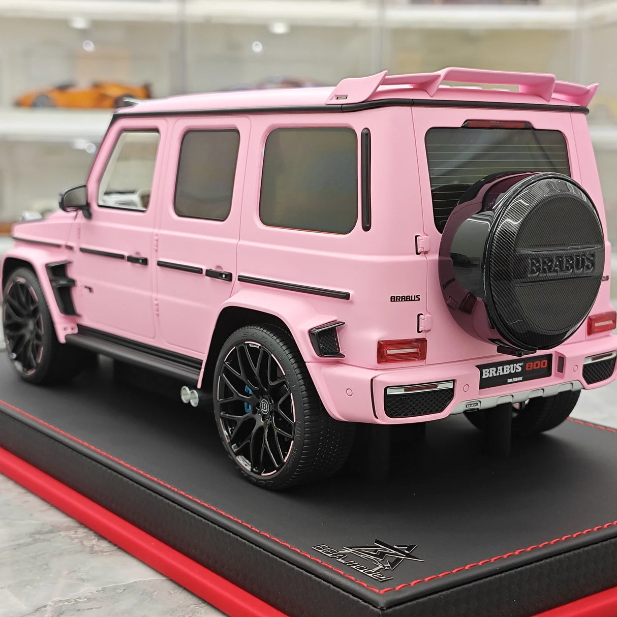 BBA Mercedes-Brabus 2025 G800 Matte Pink 1:18 – Résine modèle en résine de collection