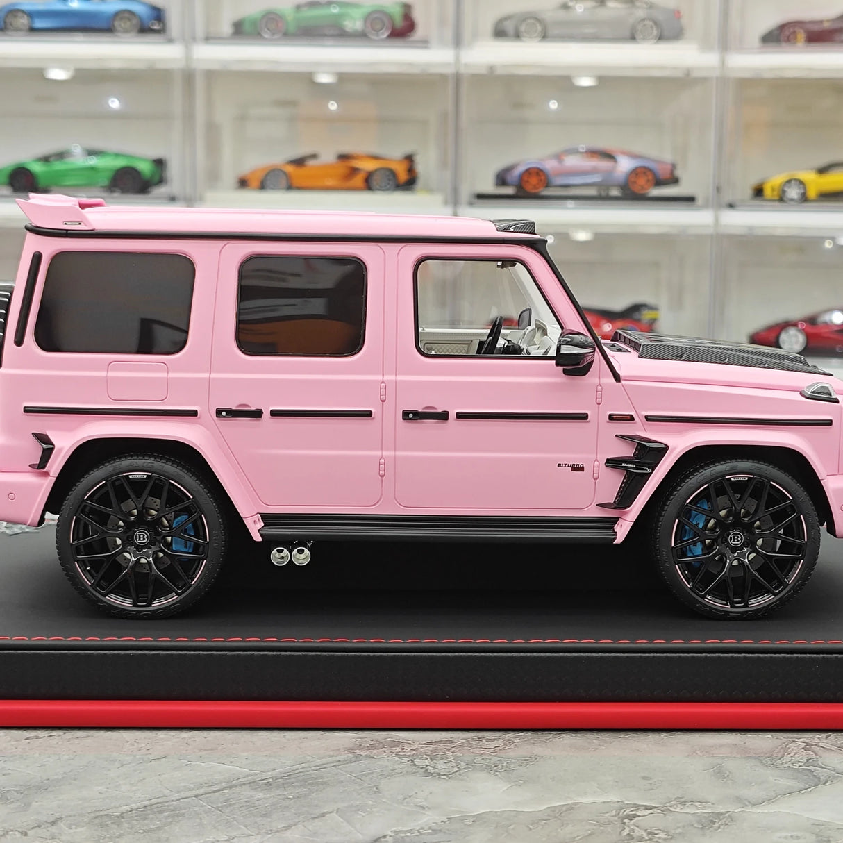 BBA Mercedes-Brabus 2025 G800 Matte Pink 1:18 – Résine modèle en résine de collection