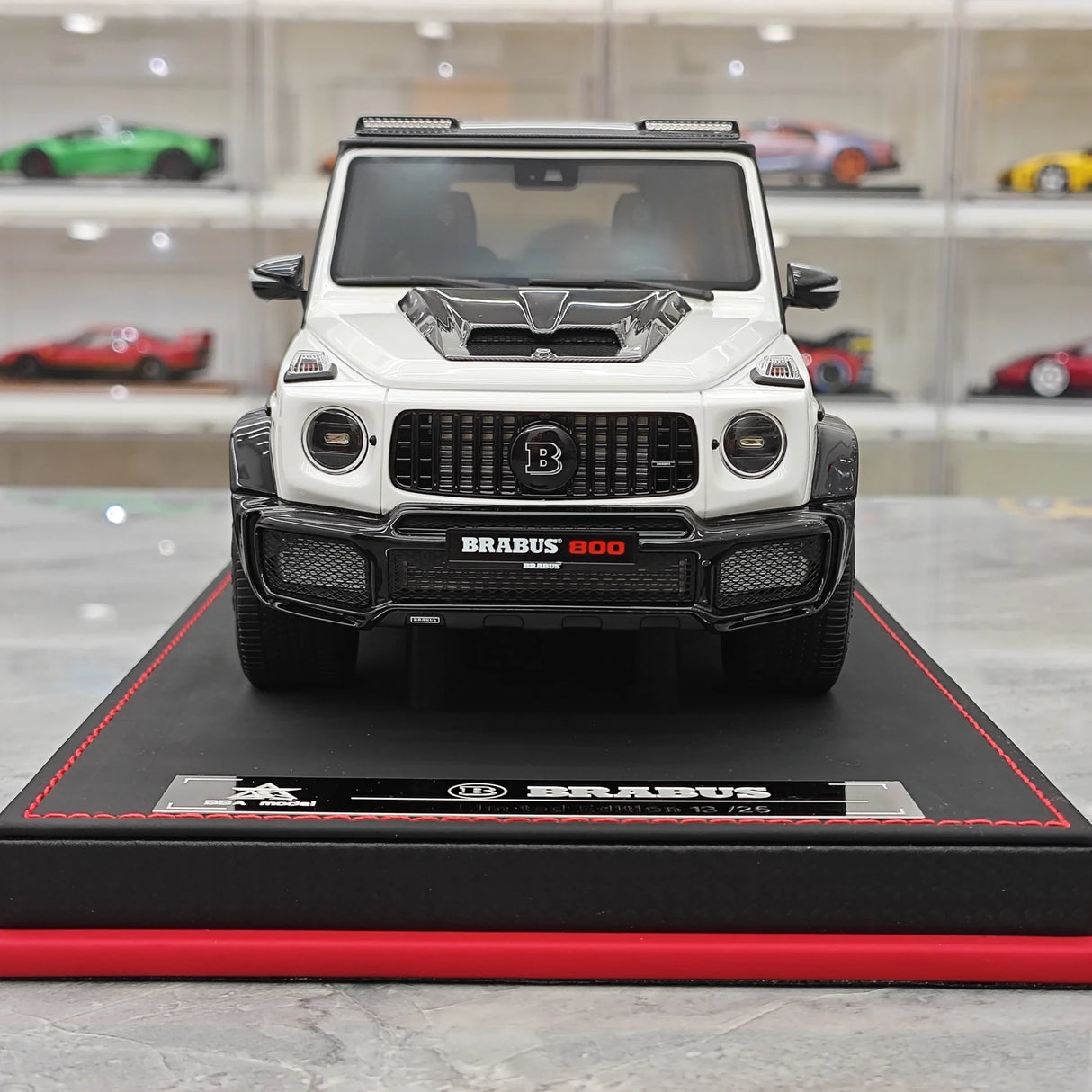 BBA Mercedes-Brabus 2025 G800 Panda 1:18 – Résine de modèle en résine de collection