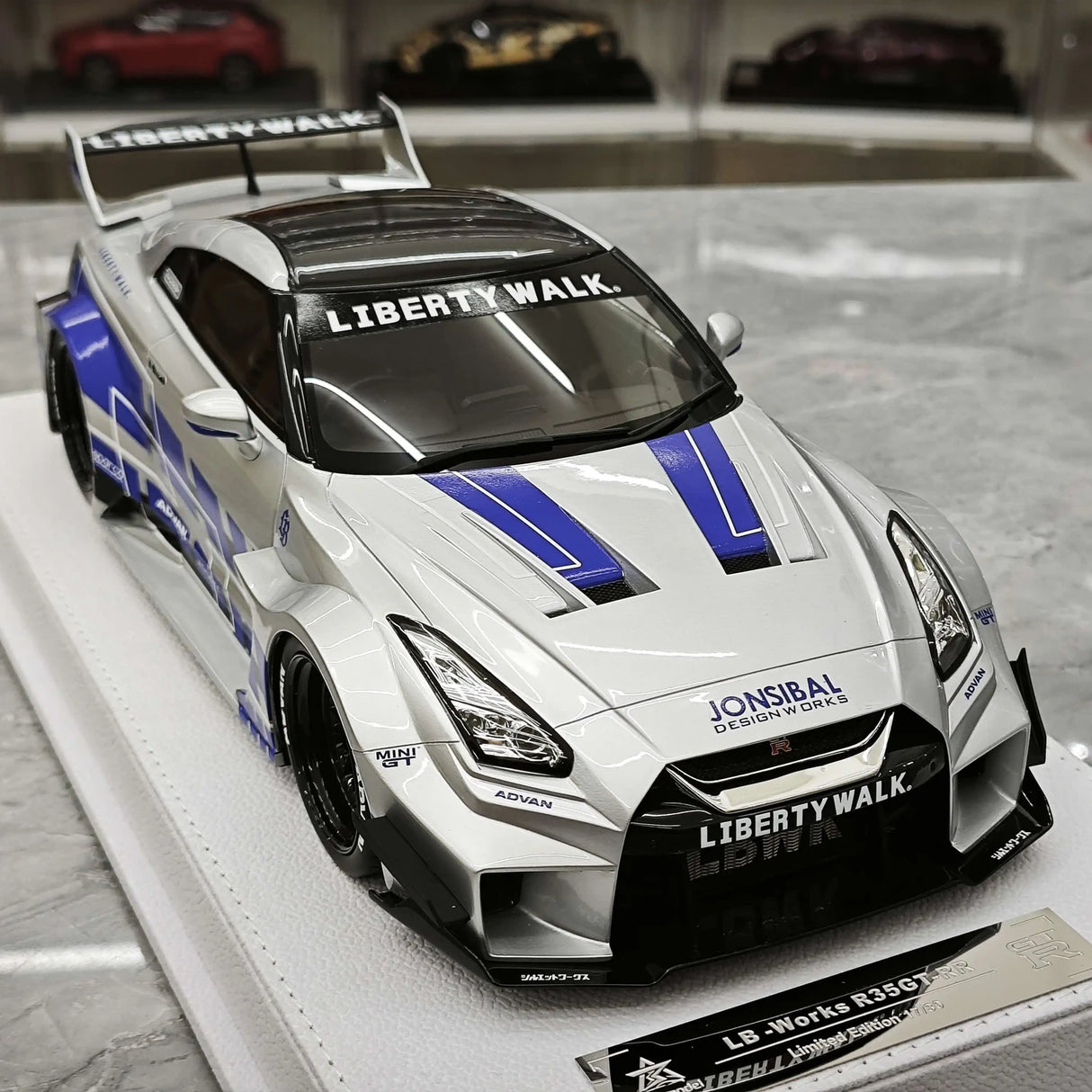 BBA Nissan 2024 GT-R R35 35GT-RR Silver 1:18 – Modello in resina collezionabile