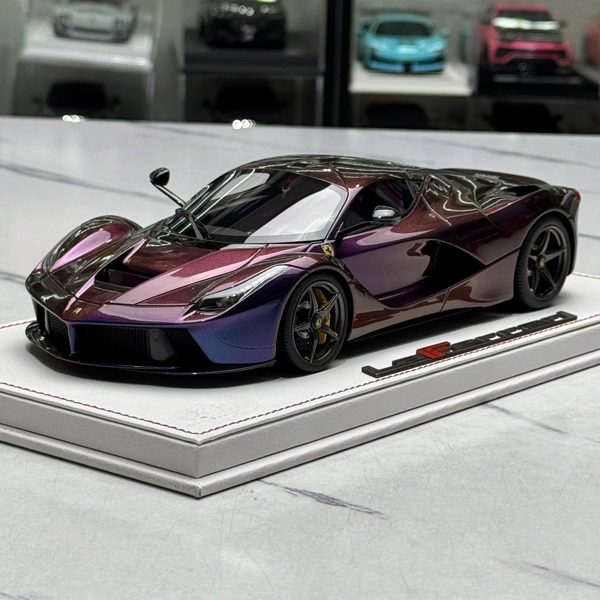 BBR Ferrari 2013 LaFerrari Viola Dubai Purple Gradient 1:18 – Modello Pressofuso da collezione