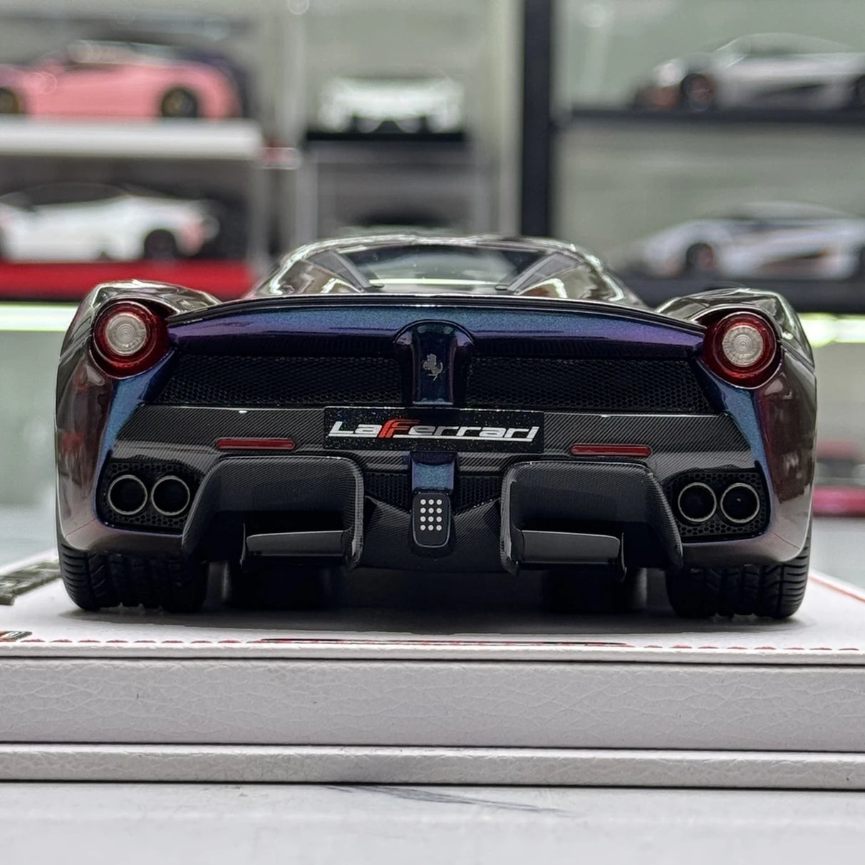 BBR Ferrari 2013 LaFerrari Viola Dubai Purple Gradient 1:18 – Modello Pressofuso da collezione