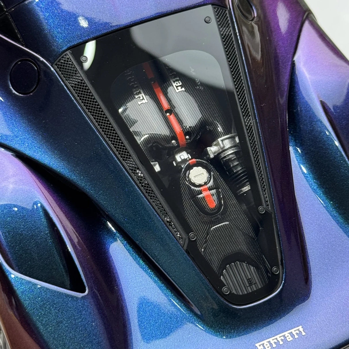 BBR Ferrari 2013 LaFerrari Viola Dubai Purple Gradient 1:18 – Modello Pressofuso da collezione