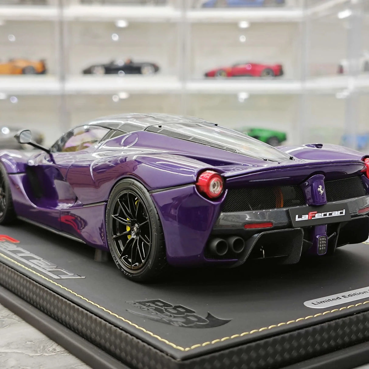 BBR Ferrari 2013 LaFerrari Coupe Viola Hong Kong Italian Flag 1:18 – Modello da collezione in metallo pressofuso