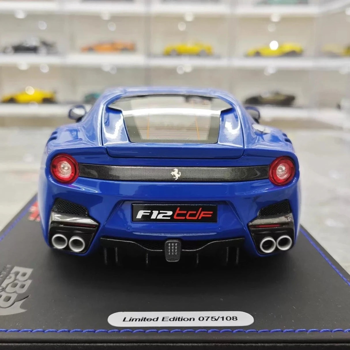 BBR Ferrari 2015 F12 TDF خط أزرق وأصفر 1:18 – نموذج معدني قابل للجمع من القالب المصبوب