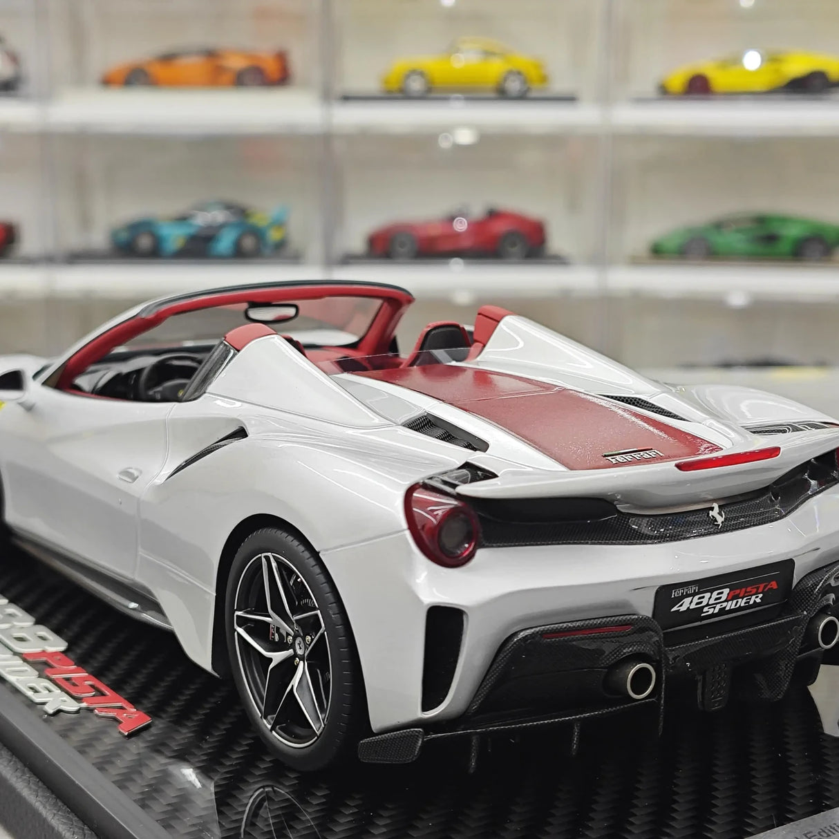 BBR Ferrari 2018 488 Pista Spider Argento Nurburgring 1:18 – Modello di resina collezionabile