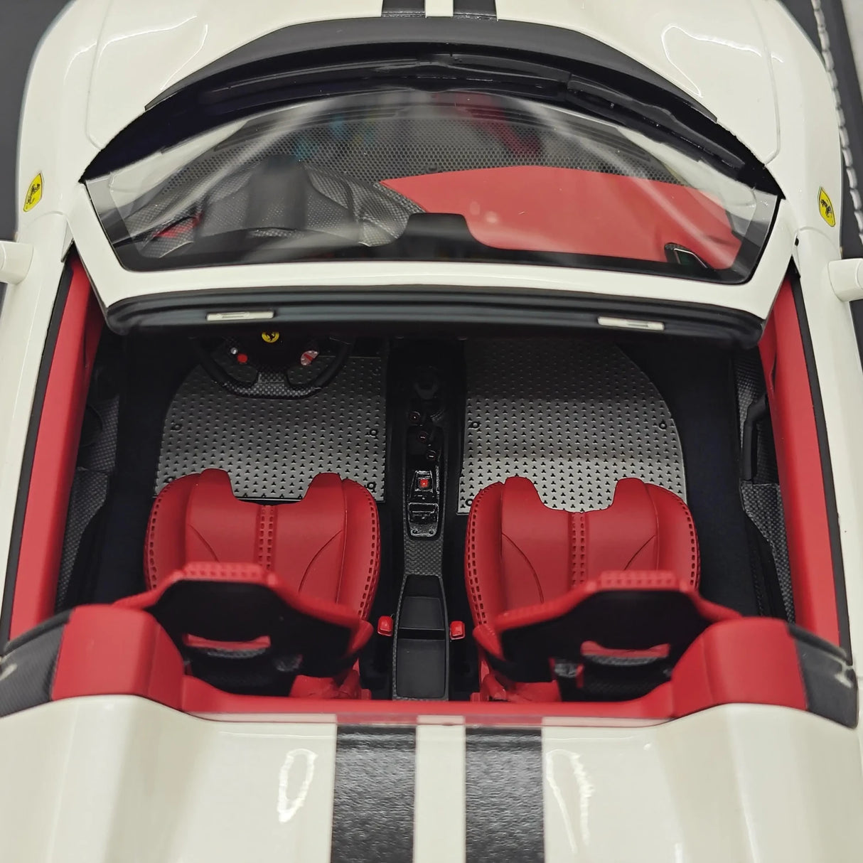 BBR Ferrari 2018 488 Pista Spider Bianco Avus 1:18 – Resina modello in resina collezionabile