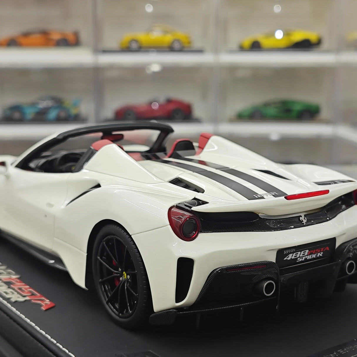 BBR Ferrari 2018 488 Pista Spider Bianco Avus 1:18 – Resina modello in resina collezionabile