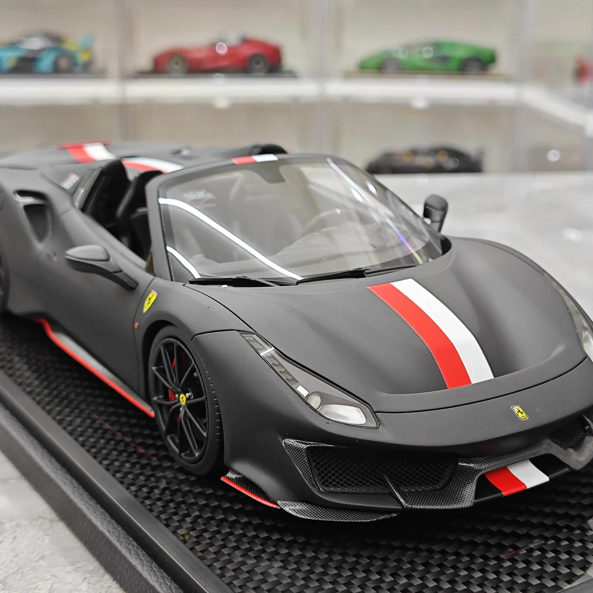 BBR Ferrari 2018 488 Pista Spider Nero Daytona 1:18 – Resina modello in resina collezionabile