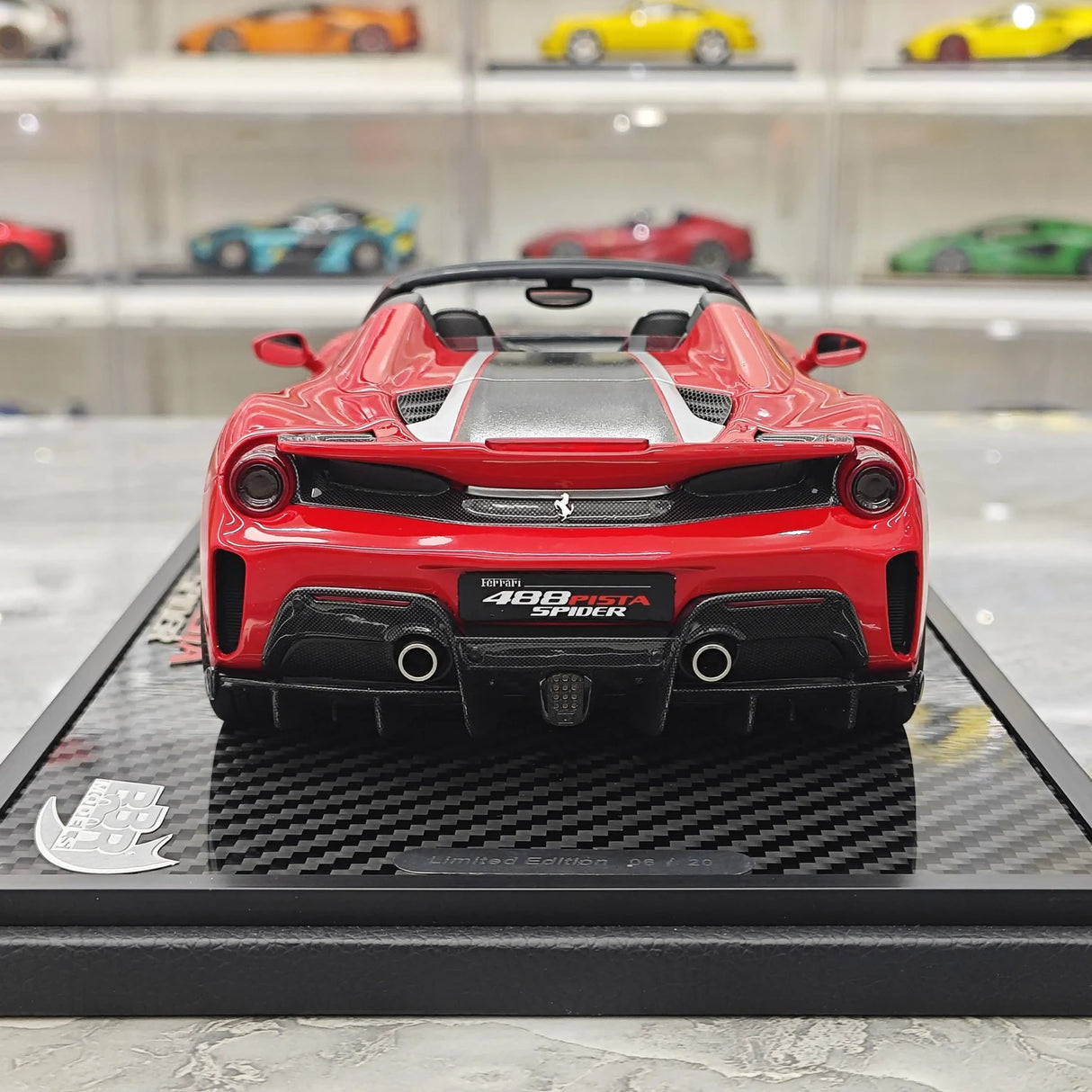 BBR Ferrari 2018 488 Pista Spider Rosso Corsa Black Livery 1:18 – Modello in resina collezionabile