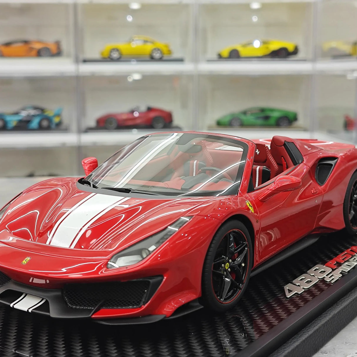 BBR Ferrari 2018 488 Pista Spider Rosso Corsa White Livery 1:18 – Modello in resina collezionabile