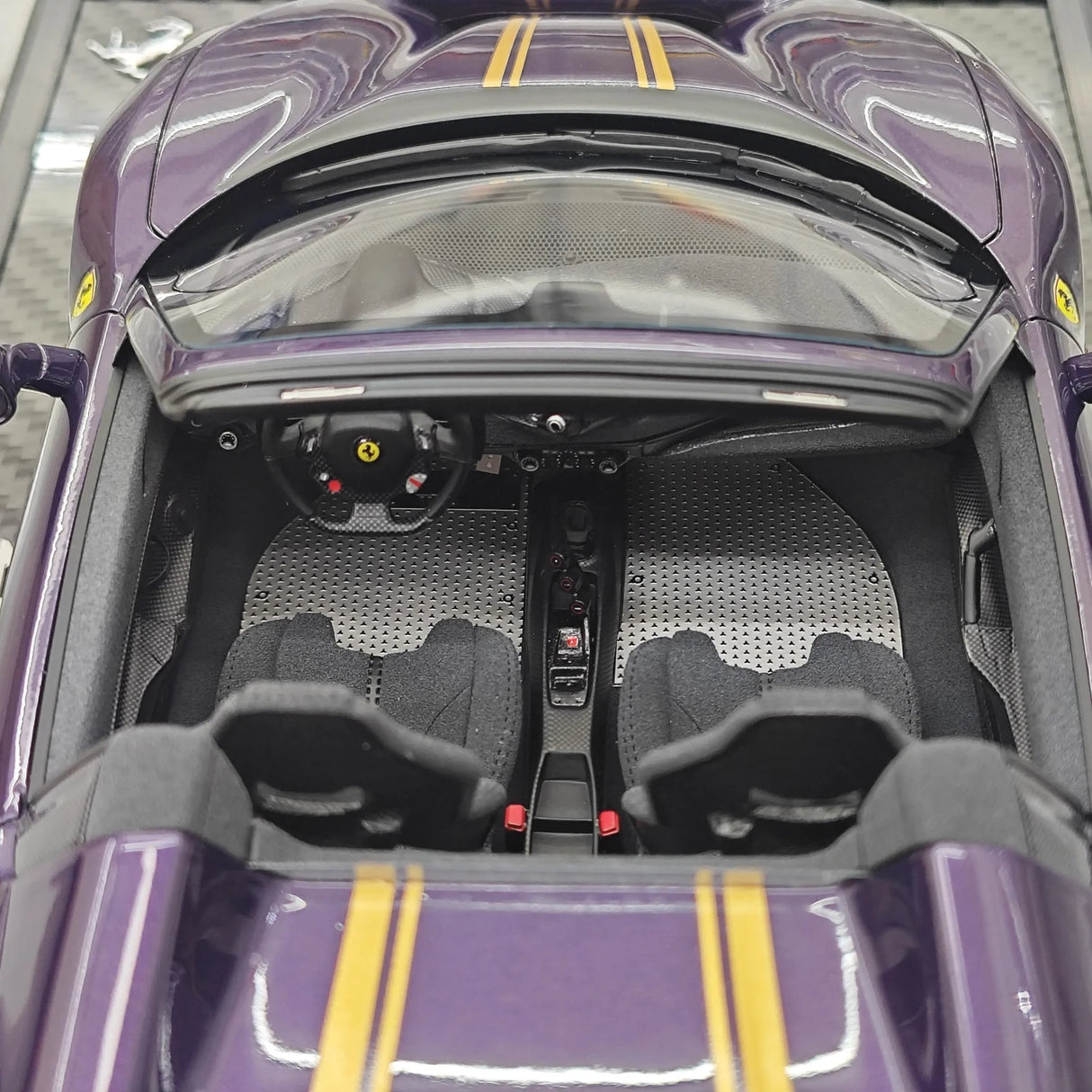 BBR Ferrari 2018 488 Pista Spider Viola Hong Kong 1:18 – Modello in resina collezionabile