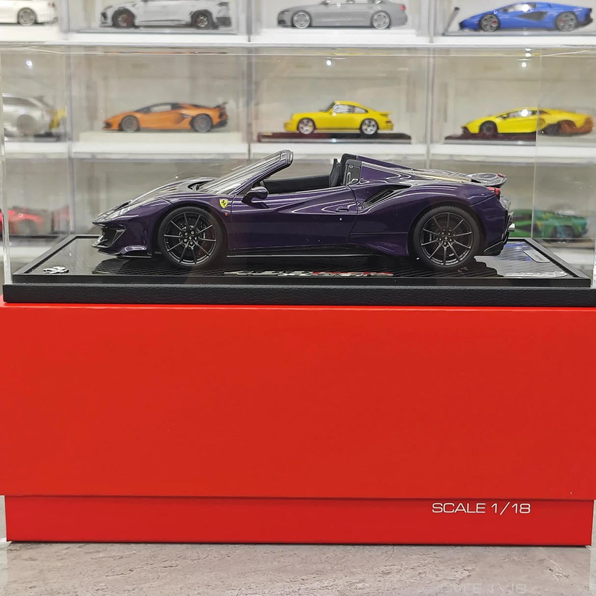 BBR Ferrari 2018 488 Pista Spider Viola Hong Kong 1:18 – Modello in resina collezionabile