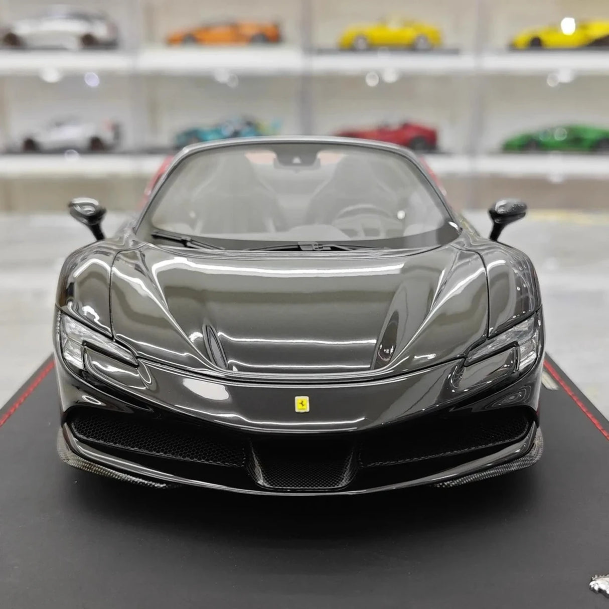 BBR Ferrari 2020 SF90 Spider Black Red Gradient 1:18 – kolekcjonerska żywica modelowa żywica