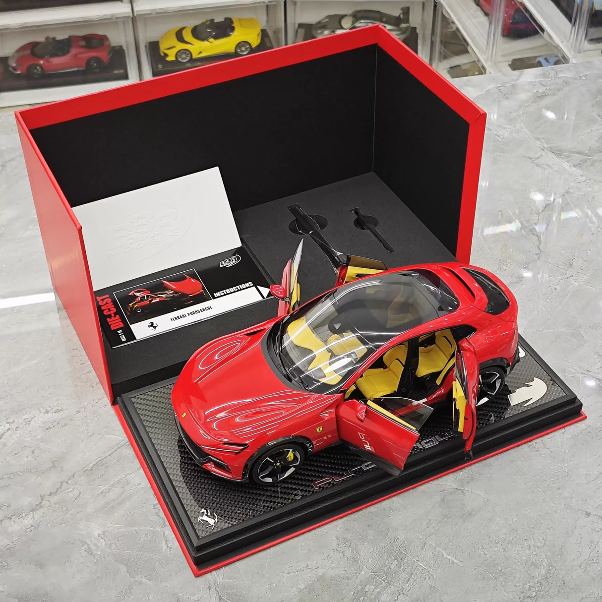 BBR Ferrari 2023 Purosangue Red 1:18 – kolekcjonerski model z żywicy odlewany