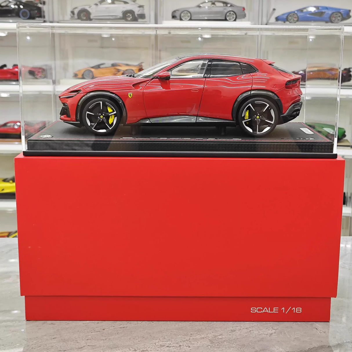 BBR Ferrari 2023 Purosangue Red 1:18 – kolekcjonerski model z żywicy odlewany