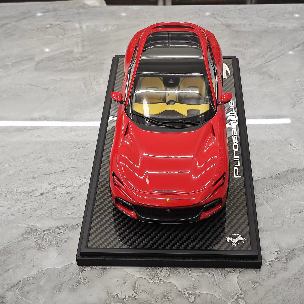 BBR Ferrari 2023 Purosangue Red 1:18 – kolekcjonerski model z żywicy odlewany