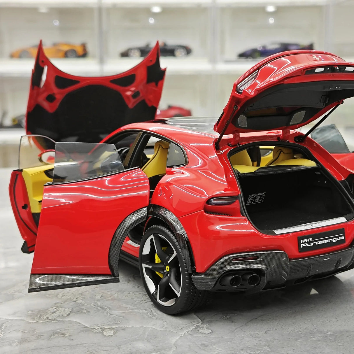 BBR Ferrari 2023 Purosangue Rosso Corsa 1:18 – Modello da collezione in pressofuso