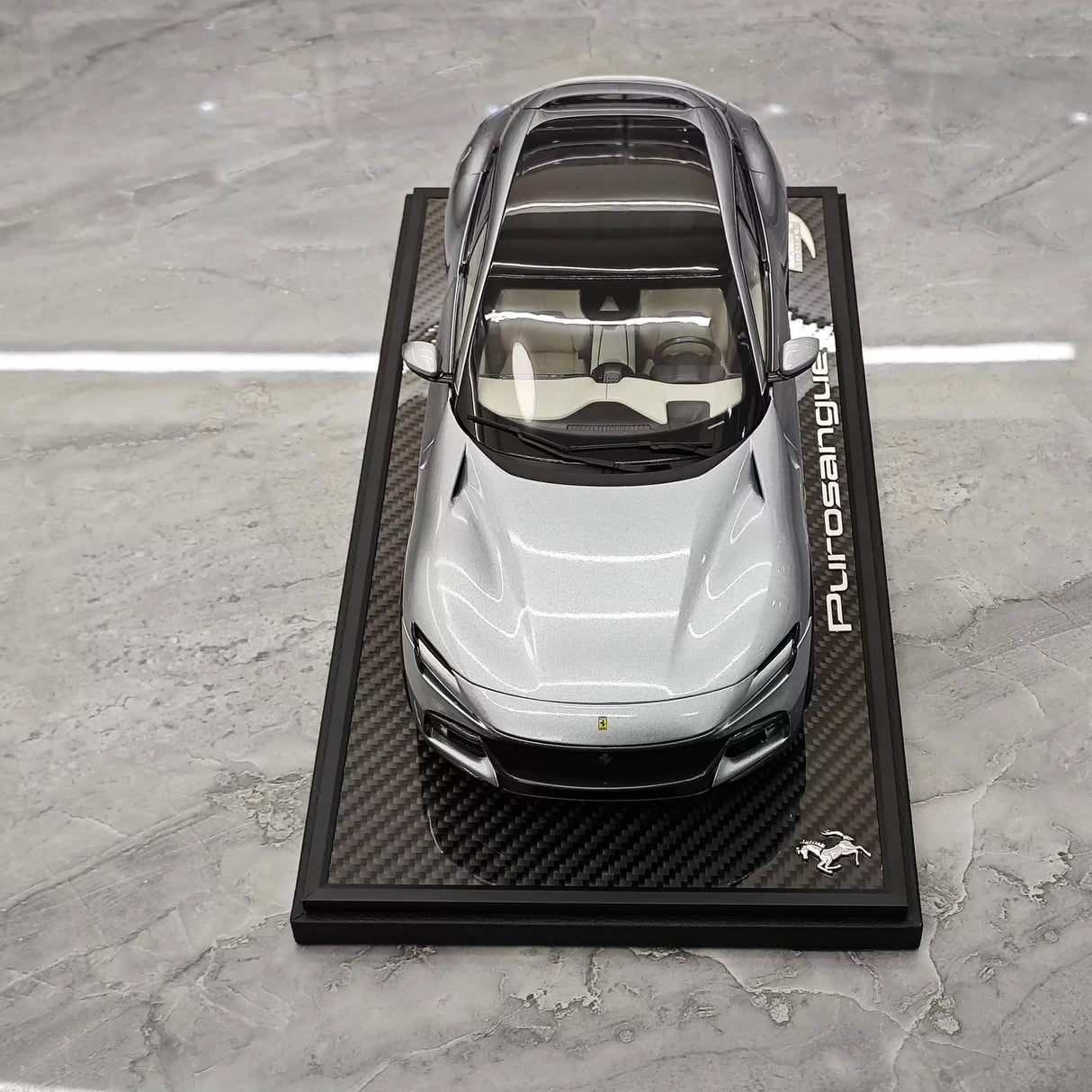 BBR Ferrari 2023 Purosangue Silver 1:18 – kolekcjonerski model z żywicy odlewany