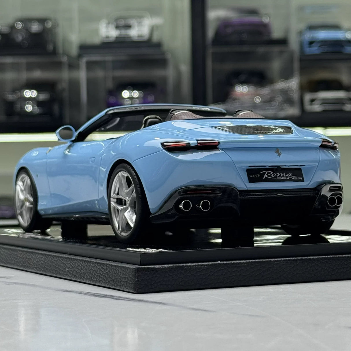 BBR Ferrari 2023 روما سبايدر أزورو لا بلاتا 1:18 – راتنج نموذجي قابل للجمع