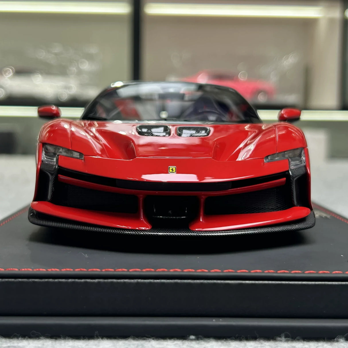 BBR Ferrari 2023 SF90 XX Spider Rosso Corsa 1:18 – Sammelobjekt-Resin-Modell-Resin