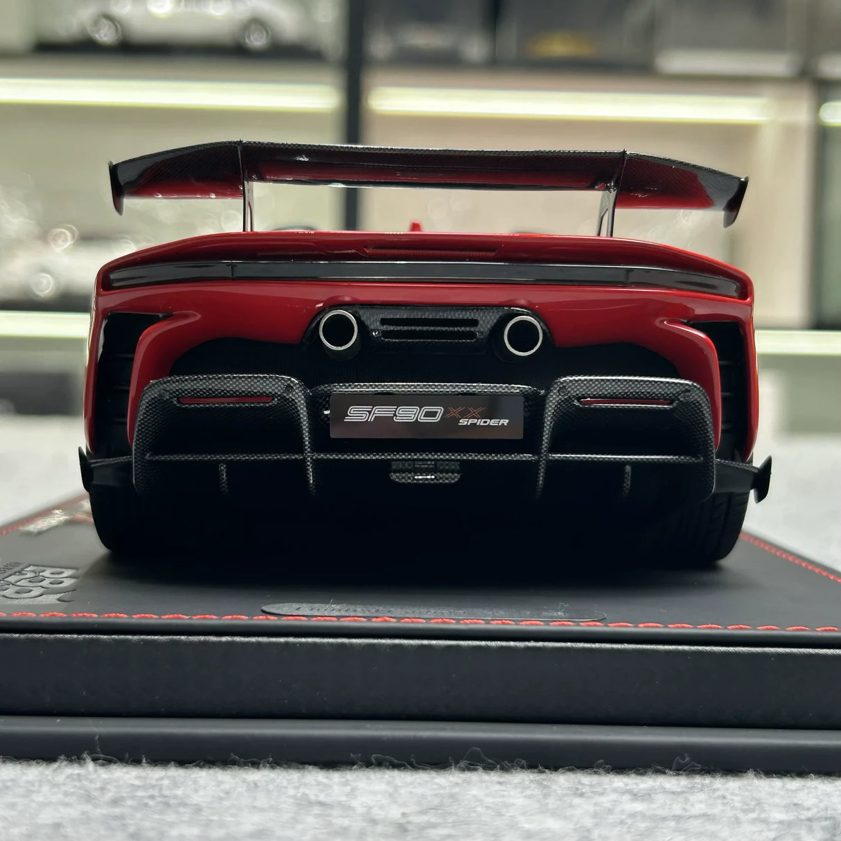 BBR Ferrari 2023 SF90 XX Spider Rosso Corsa 1:18 – Sammelobjekt-Resin-Modell-Resin