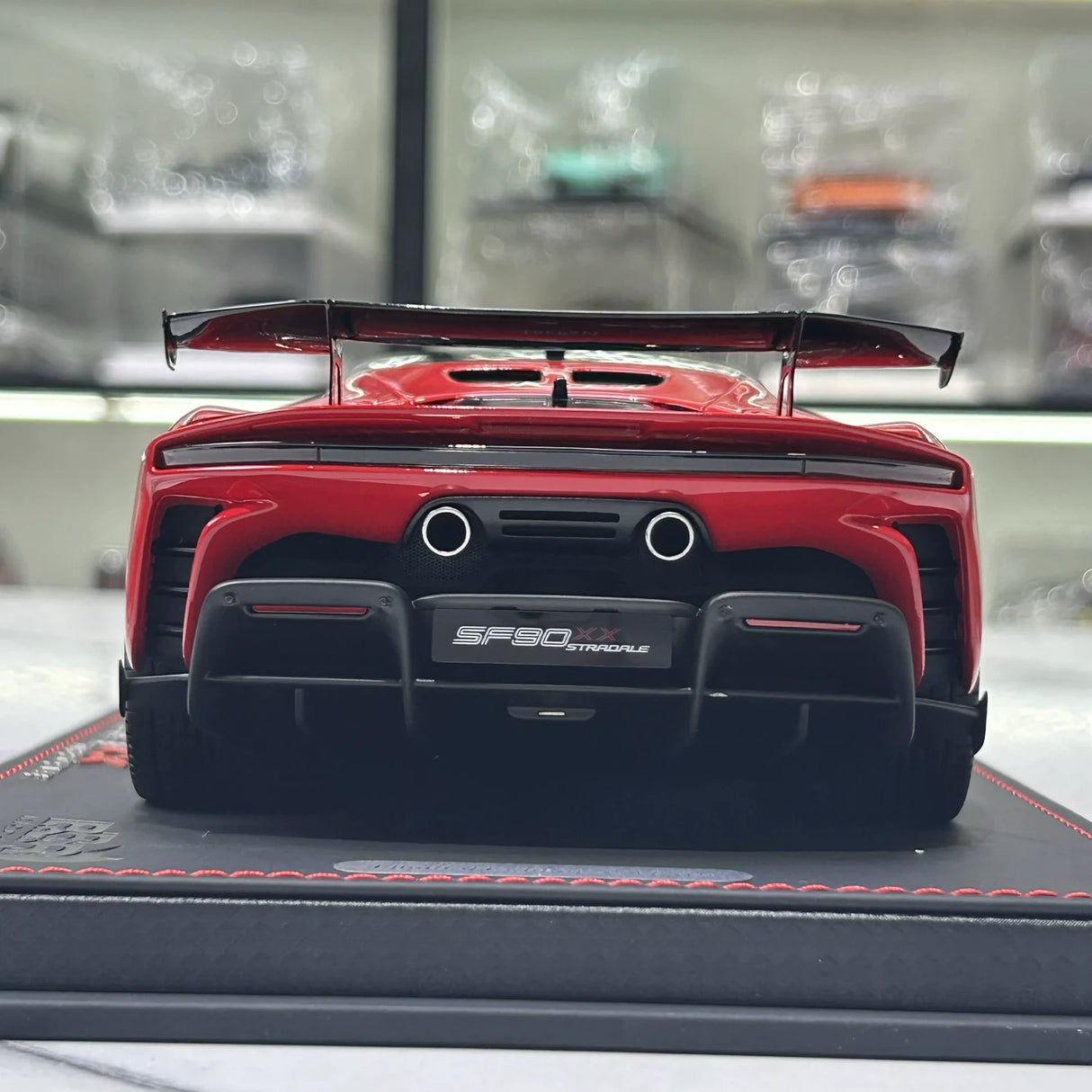 BBR Ferrari 2023 SF90 XX Stradale Rosso Corsa 1:18 – keräilyhartsimalli