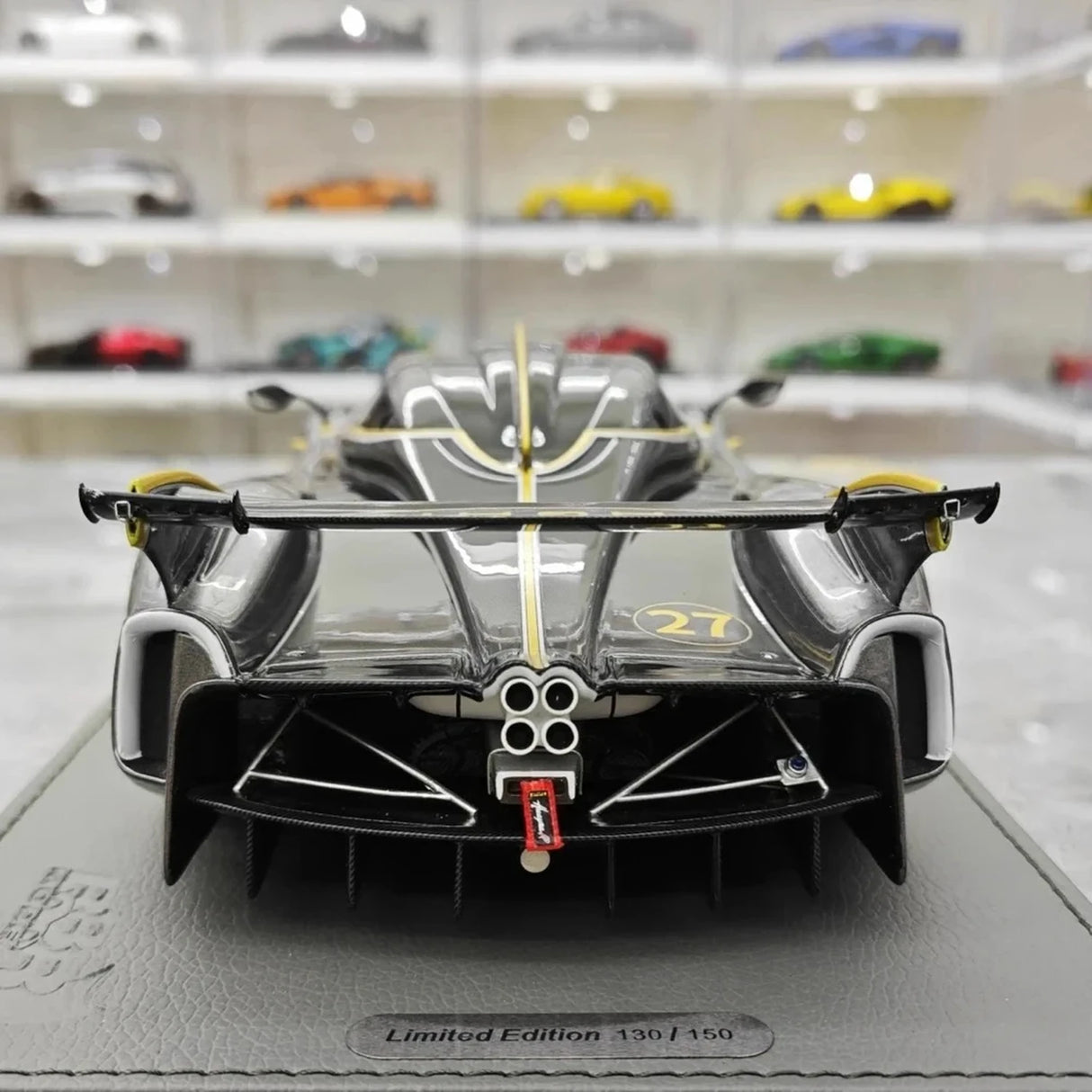 Pagani 2021 Huayra R #27 Harmaa 1:18 hartsikeräilymalli BBR - katso 6
