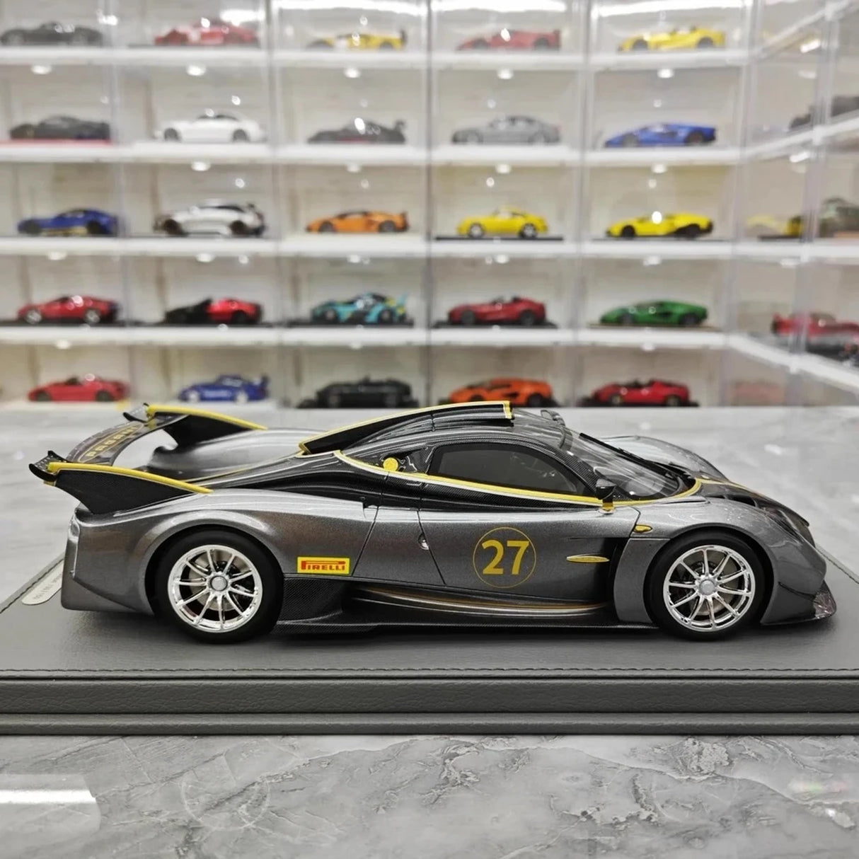 Pagani 2021 Huayra R #27 Harmaa 1:18 hartsinen keräilymalli BBR – näytä 8