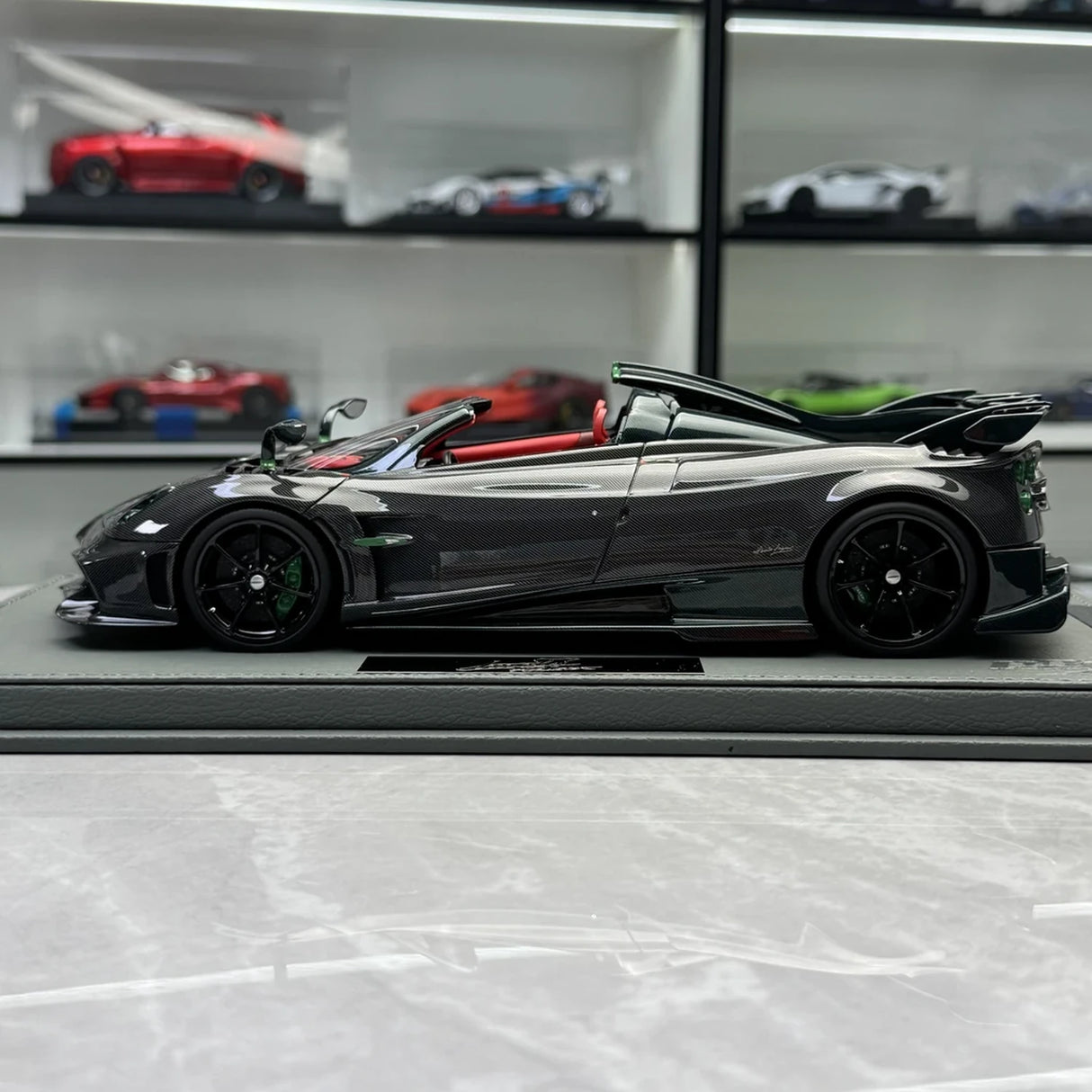 BBR Pagani 2023 Imola Roadster Black 1:18 – Resina de Modelo de Resina de Coleção