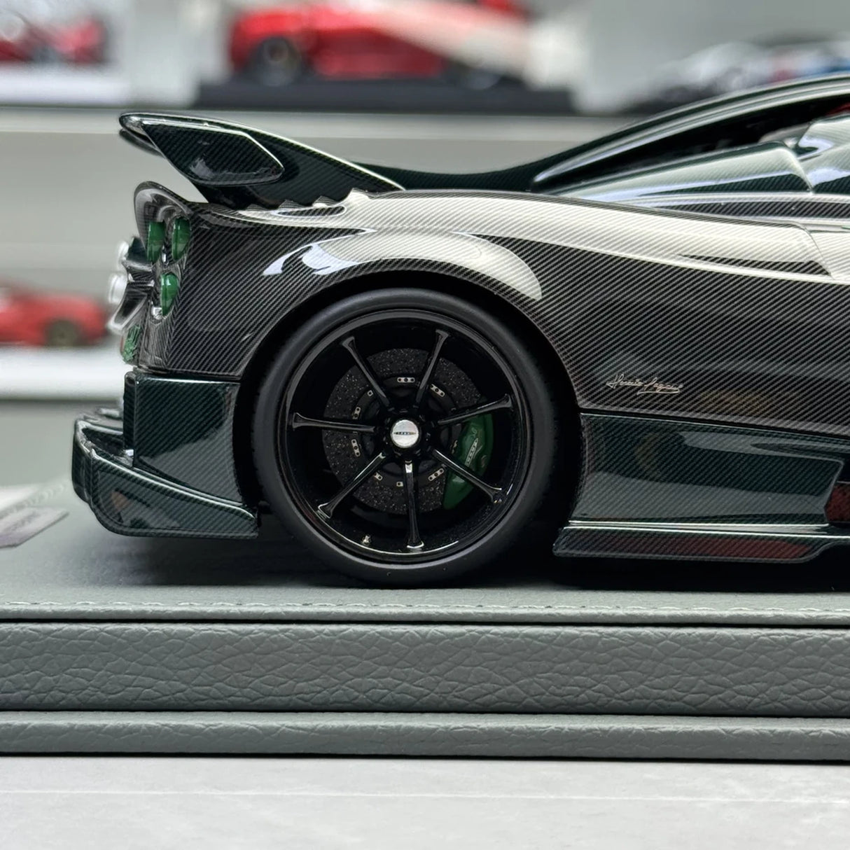 BBR Pagani 2023 Imola Roadster Black 1:18 – Resina de Modelo de Resina de Coleção