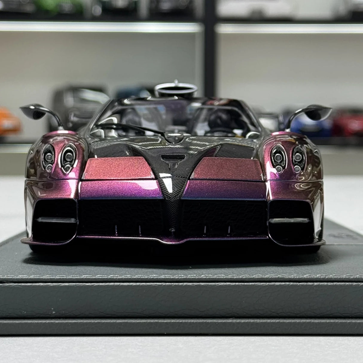 BBR Pagani 2023 إيمولا Roadster بنفسجي التدرج 1:18 – نموذج راتنج قابل للجمع