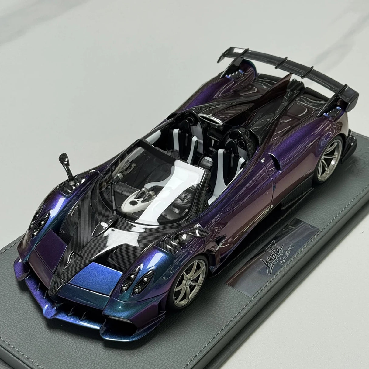 BBR Pagani 2023 إيمولا Roadster بنفسجي التدرج 1:18 – نموذج راتنج قابل للجمع