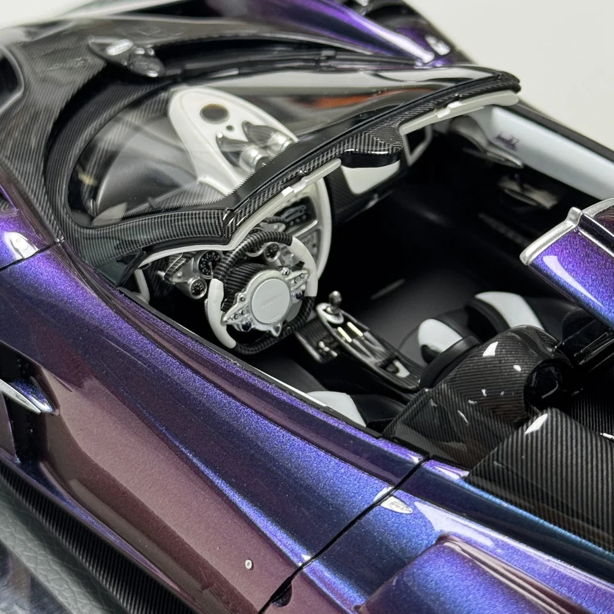 BBR Pagani 2023 إيمولا Roadster بنفسجي التدرج 1:18 – نموذج راتنج قابل للجمع
