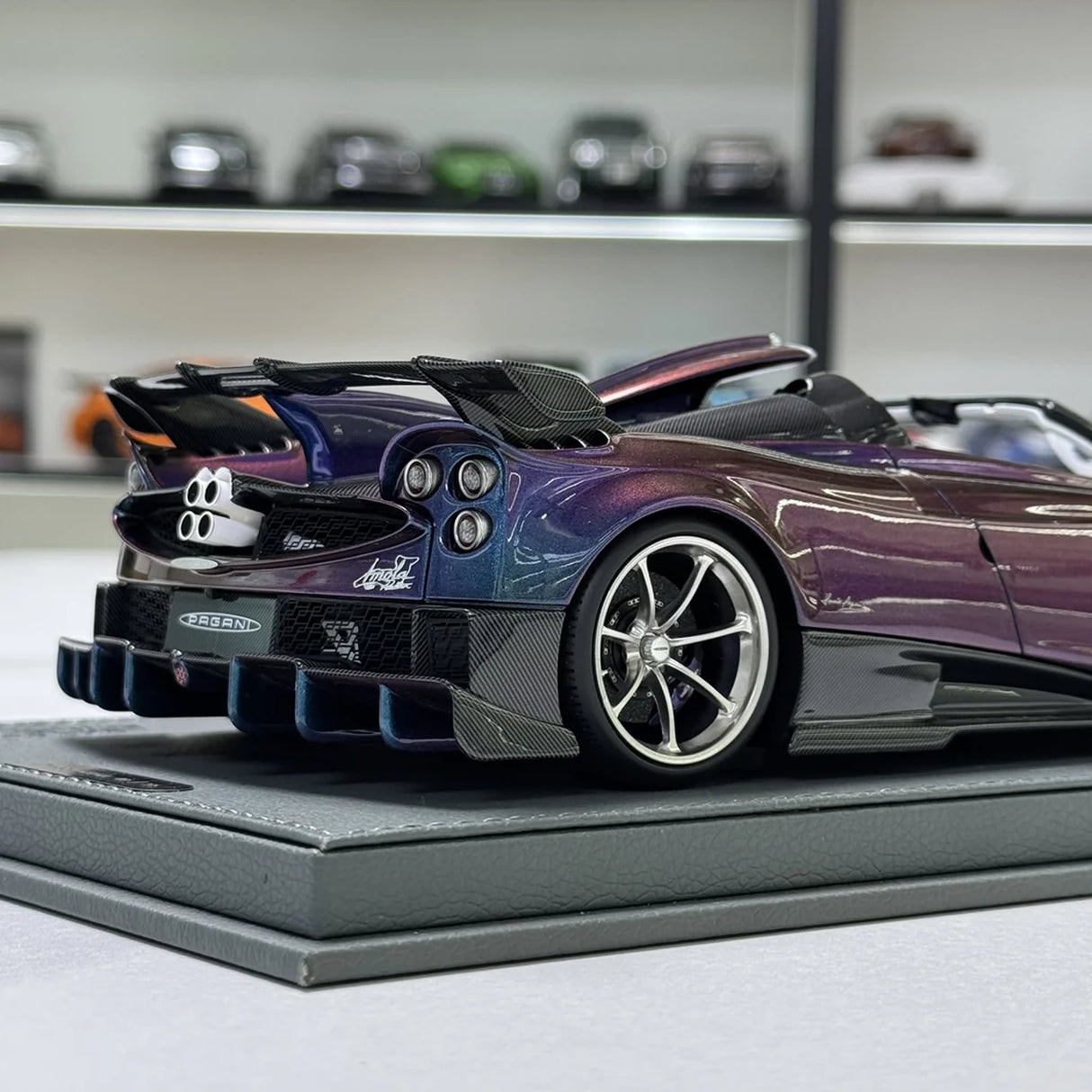 BBR Pagani 2023 إيمولا Roadster بنفسجي التدرج 1:18 – نموذج راتنج قابل للجمع