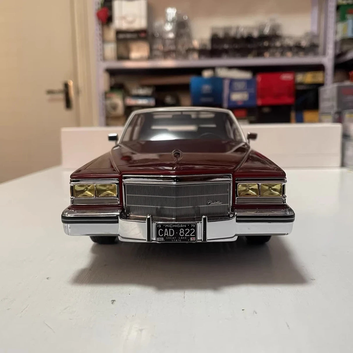 BOS Cadillac 1982 Fleetwood Brougham Red 1:18 – Collectible Diecast Model Die-Cast