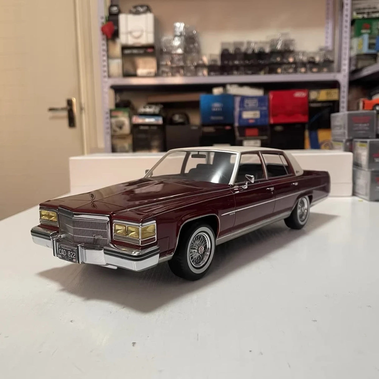 BOS Cadillac 1982 Fleetwood Brougham Red 1:18 – Collectible Diecast Model Die-Cast