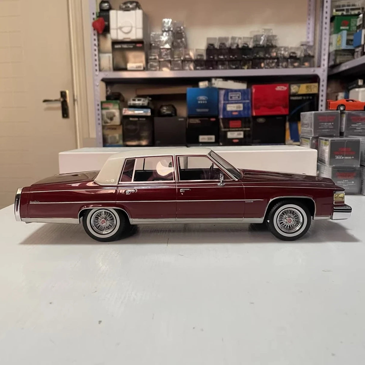 BOS Cadillac 1982 Fleetwood Brougham Red 1:18 – Collectible Diecast Model Die-Cast