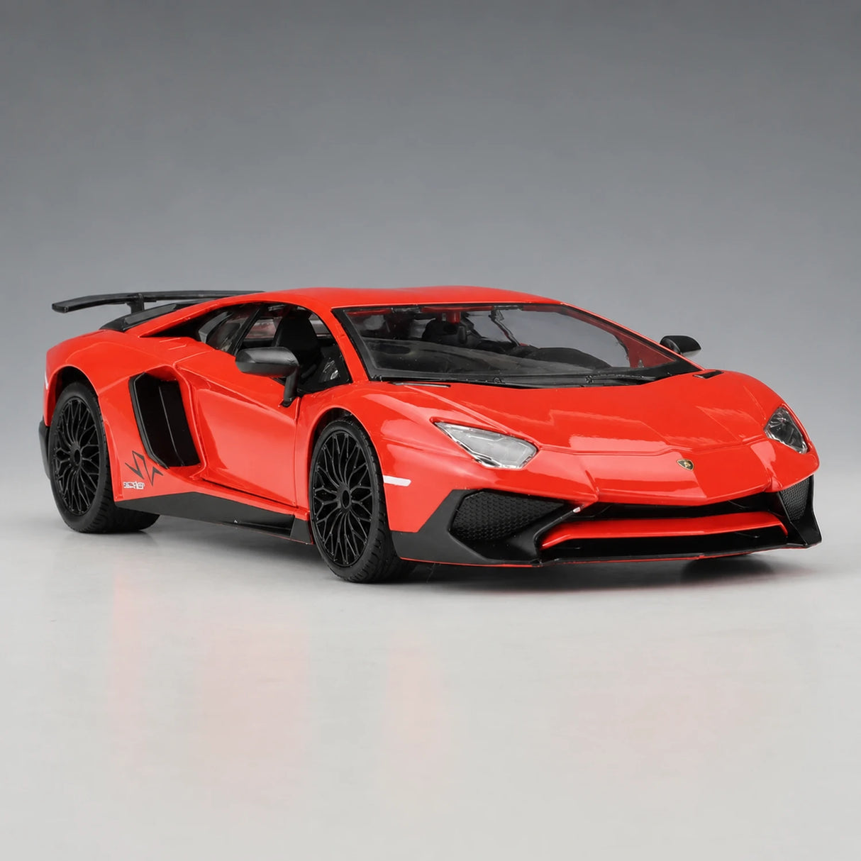 Bburago Lamborghini 2016 Aventador LP750-4 SV Red 1:24 – model wyświetlacza odlewany