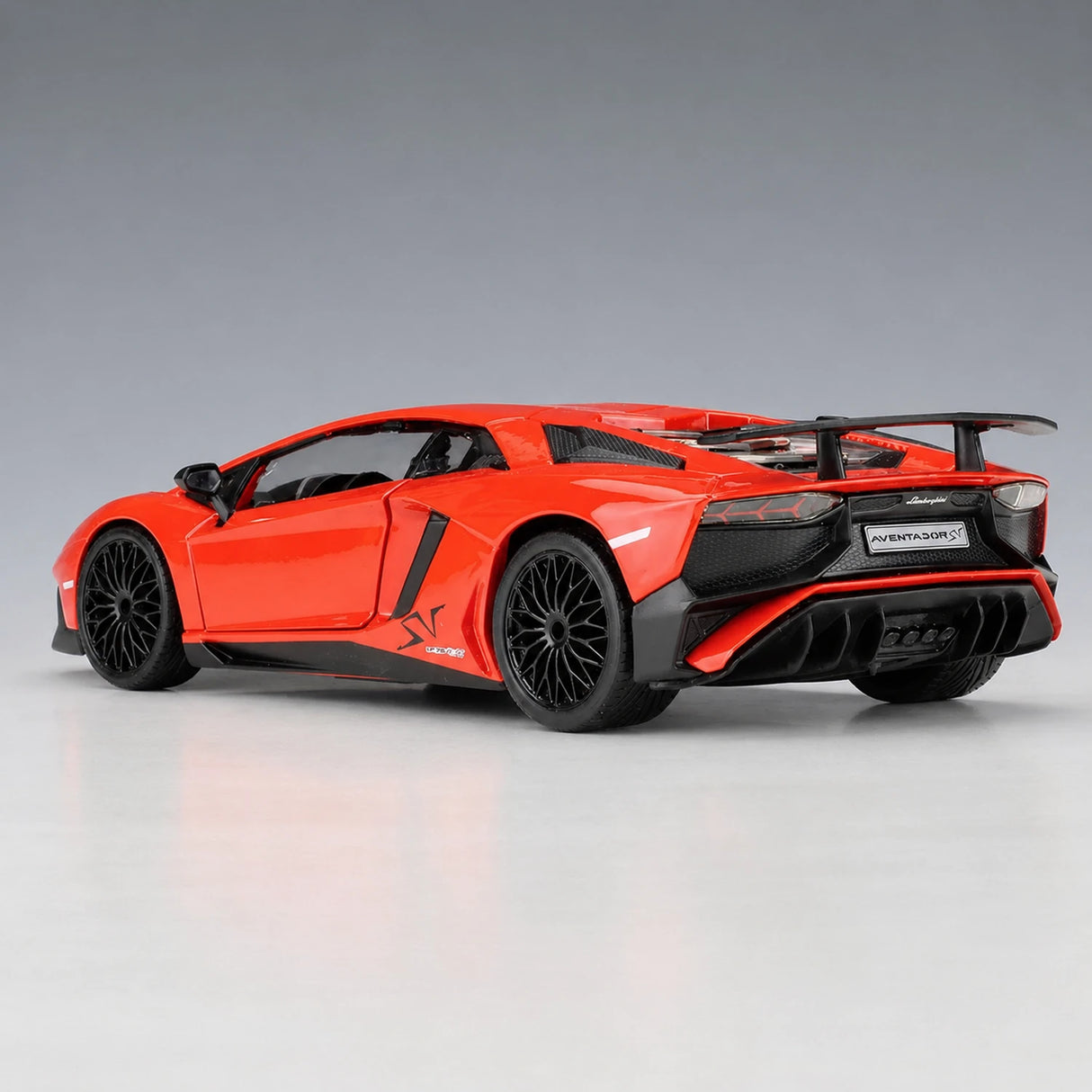 Bburago Lamborghini 2016 Aventador LP750-4 SV Red 1:24 – model wyświetlacza odlewany