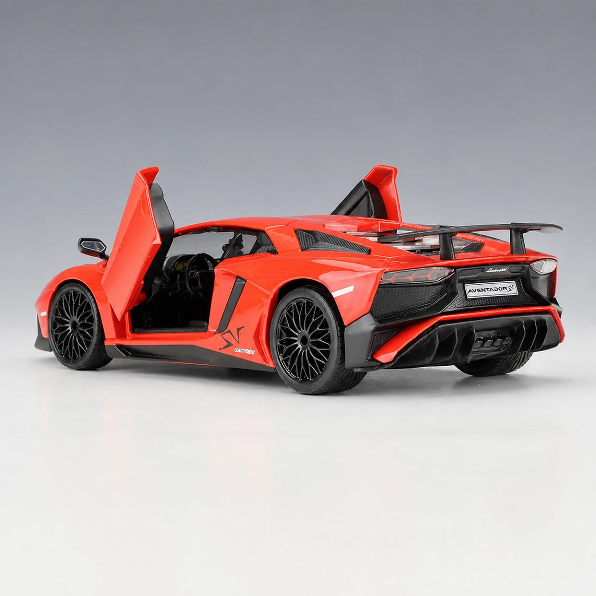 Bburago Lamborghini 2016 Aventador LP750-4 SV Red 1:24 – model wyświetlacza odlewany