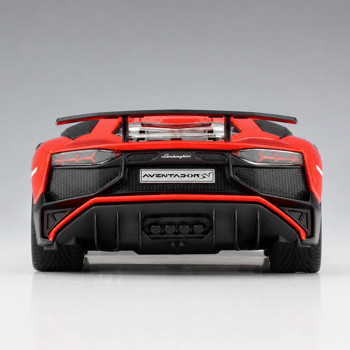 Bburago Lamborghini 2016 Aventador LP750-4 SV Red 1:24 – model wyświetlacza odlewany